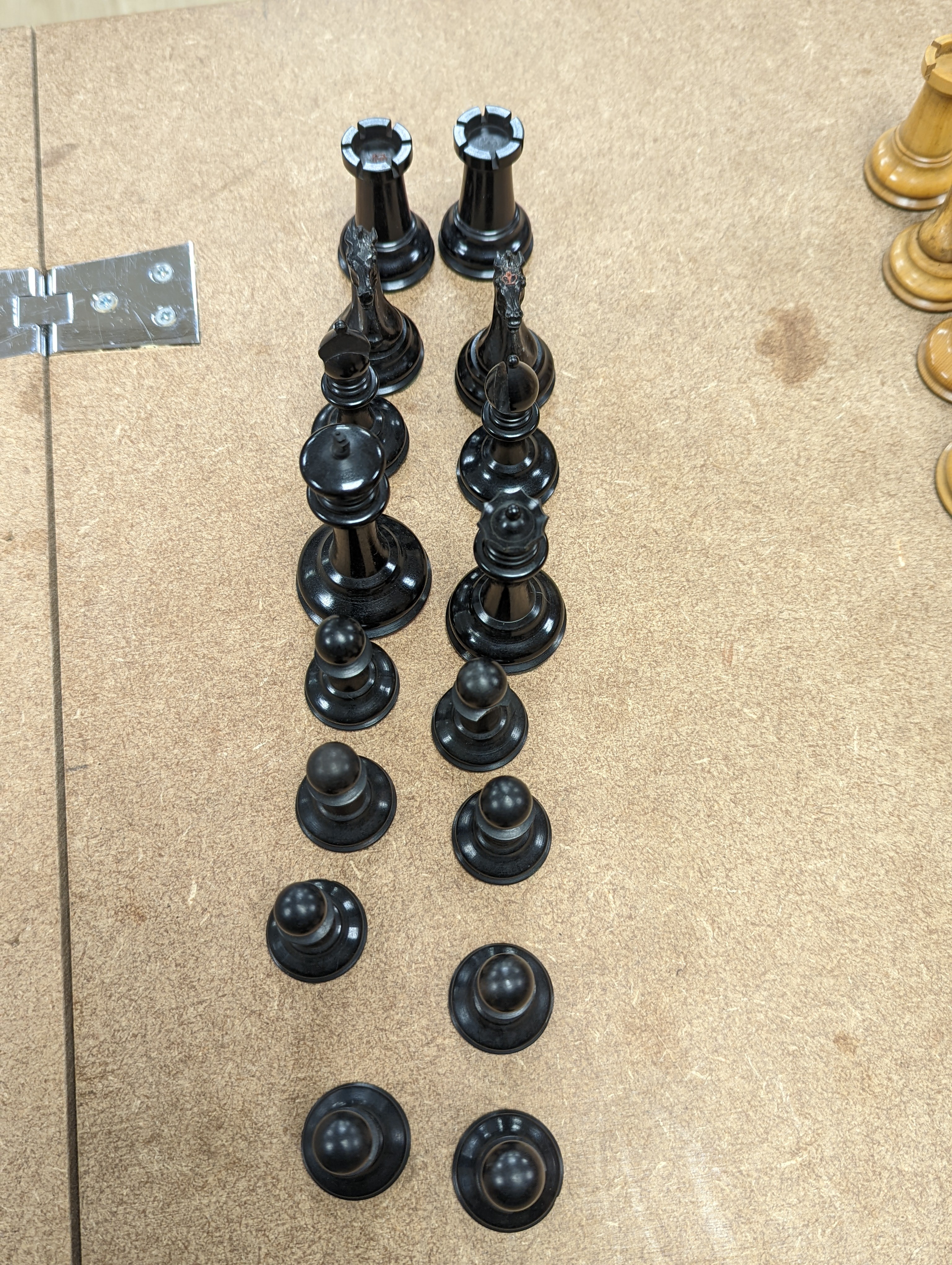 A boxed Jaques Staunton boxwood and ebony chess set, White king stamped Jaques London, 8.5cm high